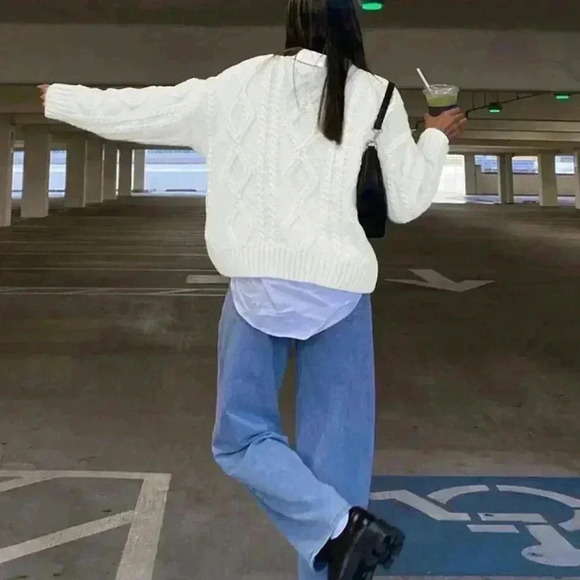 White Casual Women's Deep Round Neck Cable Knit Loose Pullover Sweater - Picture 4 of 7